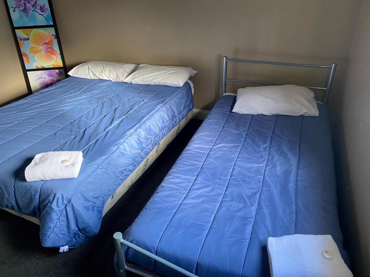 Australian Hotel Young Eksteriør bilde