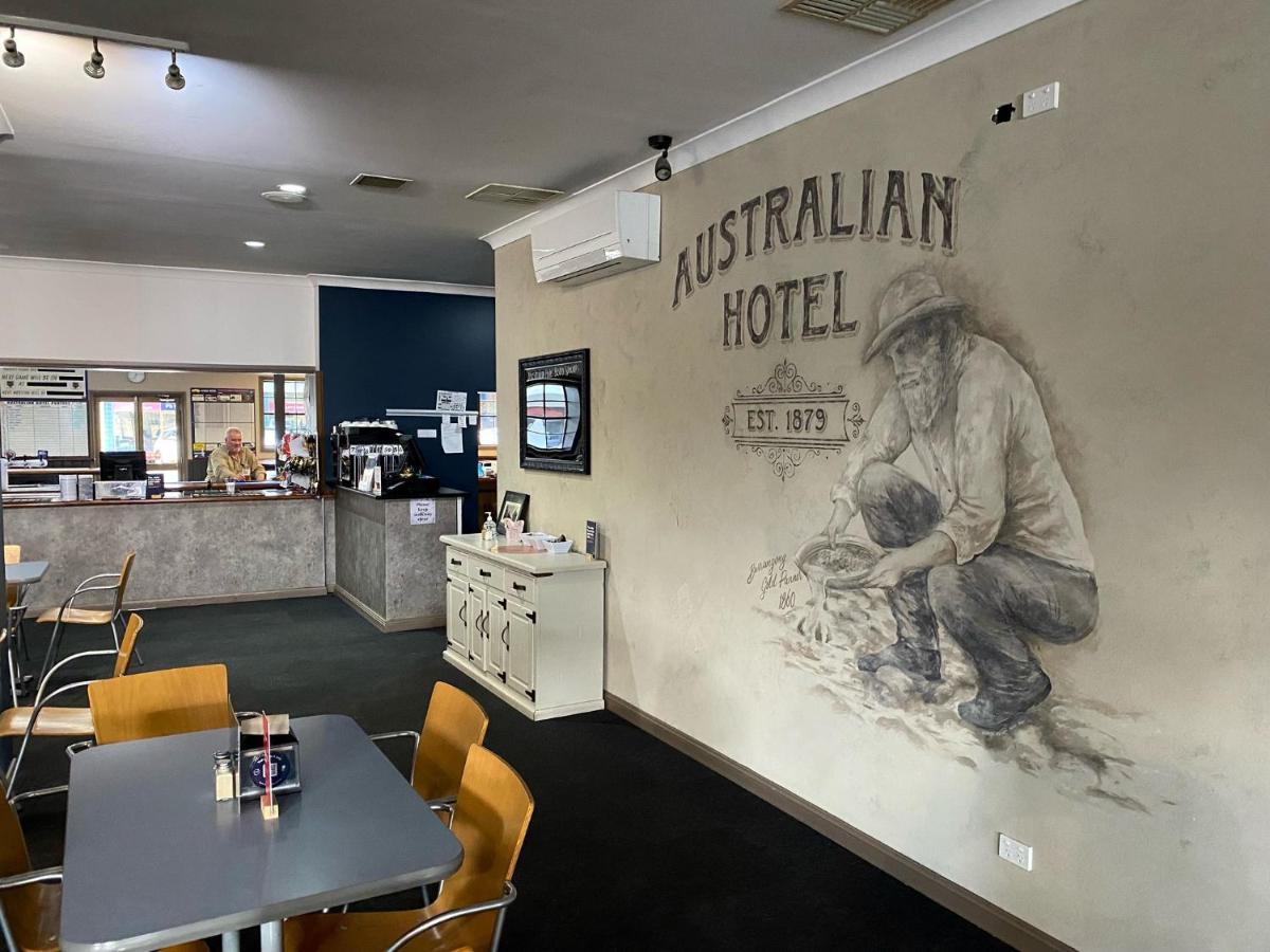 Australian Hotel Young Eksteriør bilde
